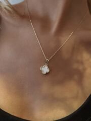 14 Ayar Altın Beyaz Yonca Kolye