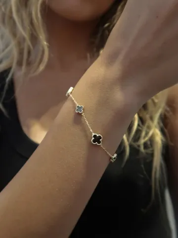 14 Ayar Altın Küçük Siyah Yonca Bileklik