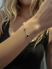 14 Ayar Altın Küçük Siyah Yonca Bileklik