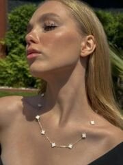 14 Ayar Altın Beyaz Yonca Kolye