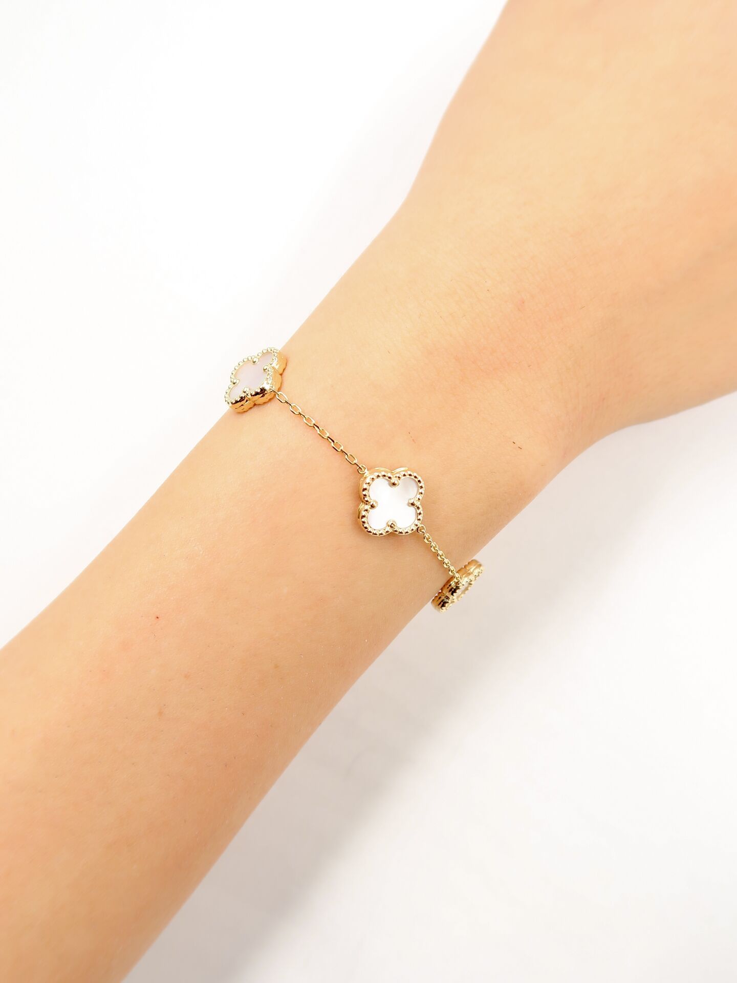 14 Ayar Sedefli Yonca Altın Bileklik