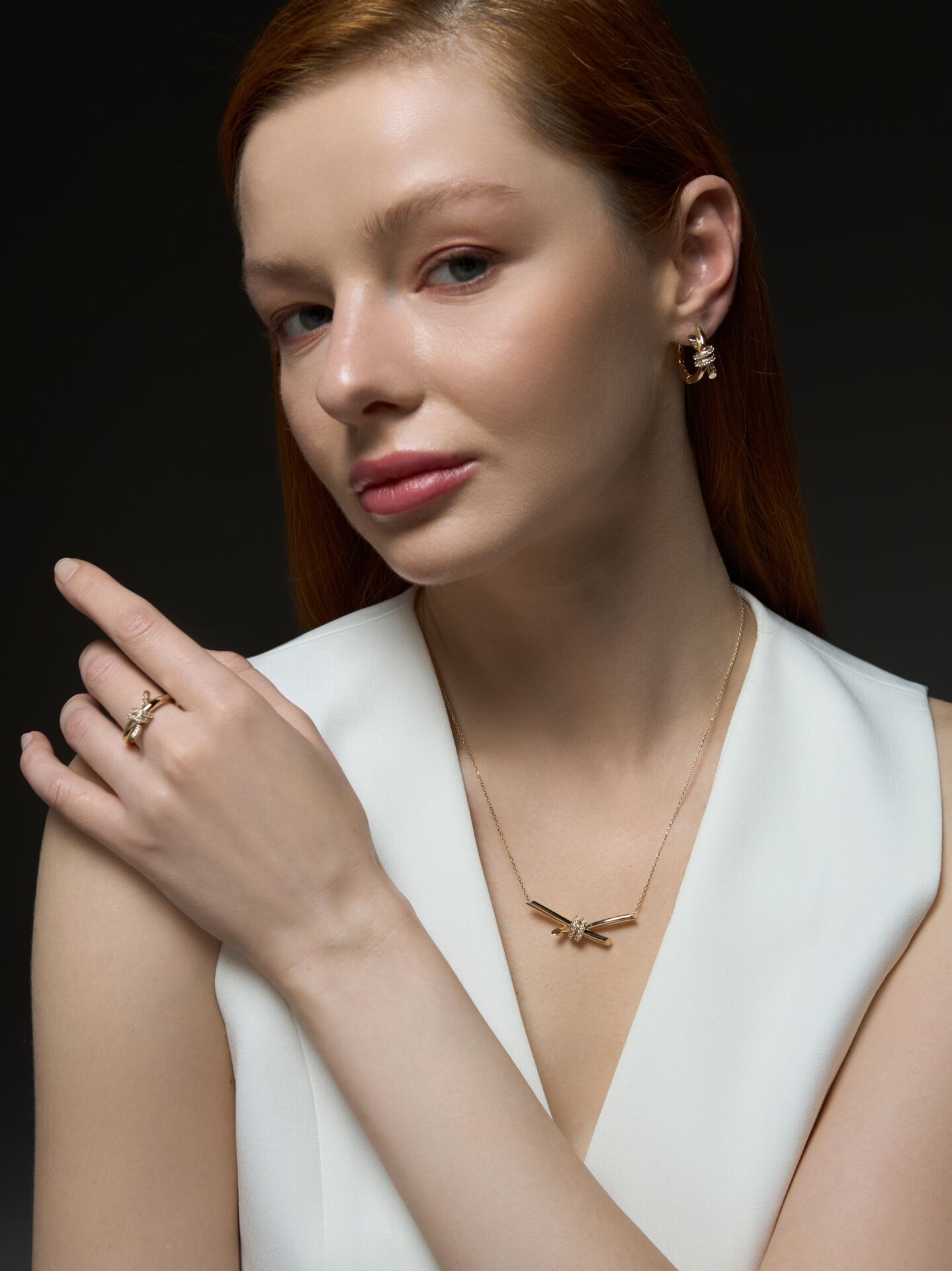 14 Ayar Altın Düğüm Motifli Set – Zarafetin Sembolü