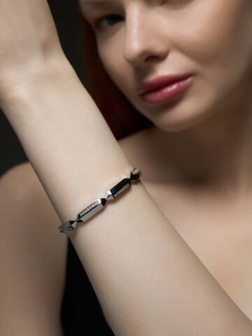 14 Ayar Beyaz Altın Nova Bilezik – Işığın Geometrik Zarafeti