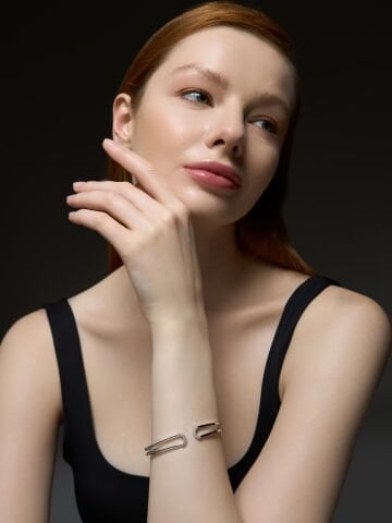 14 Ayar Beyaz Altın Luna Bilezik – Işığın Zarif Kavisinde