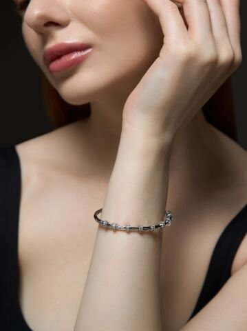 14 Ayar Beyaz Altın Verona Bilezik – Zamansız Işıltının İnceliği