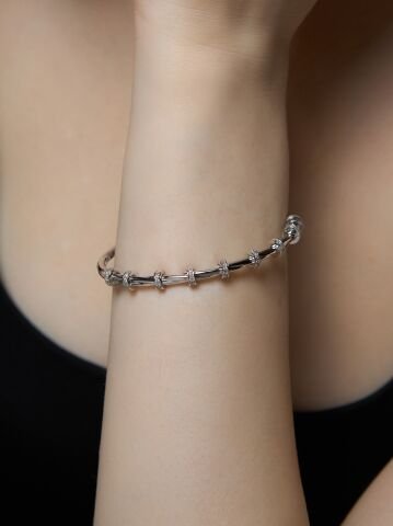 14 Ayar Beyaz Altın Verona Bilezik – Zamansız Işıltının İnceliği