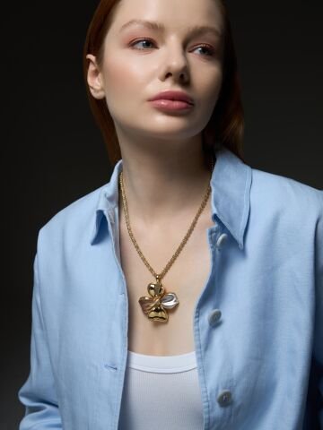 “Fiorenza” Kolye – Sanatın ve Zarafetin Çiçeği