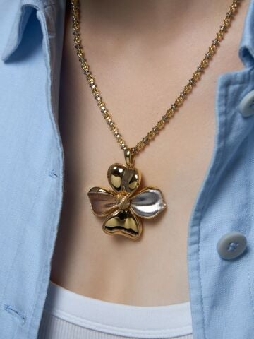 “Fiorenza” Kolye – Sanatın ve Zarafetin Çiçeği