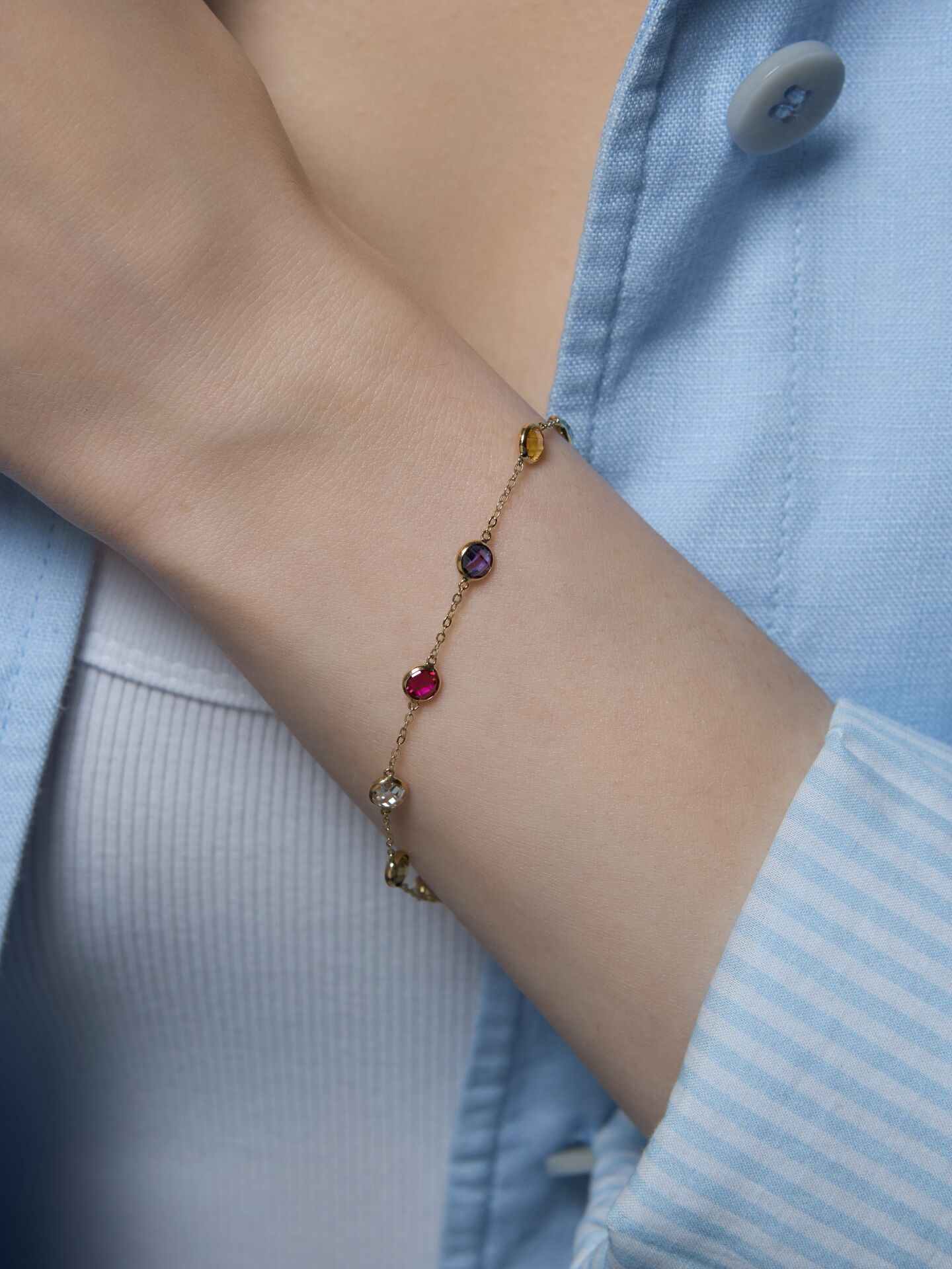 14 Ayar Altın Renkli Taşlı “Lucea” Bileklik – Işığın Zarif Dokunuşu