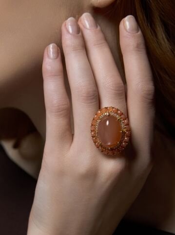 Ayışığı Altın Tasarım Yüzük | Ay Taşının Büyüleyici Işıltısı