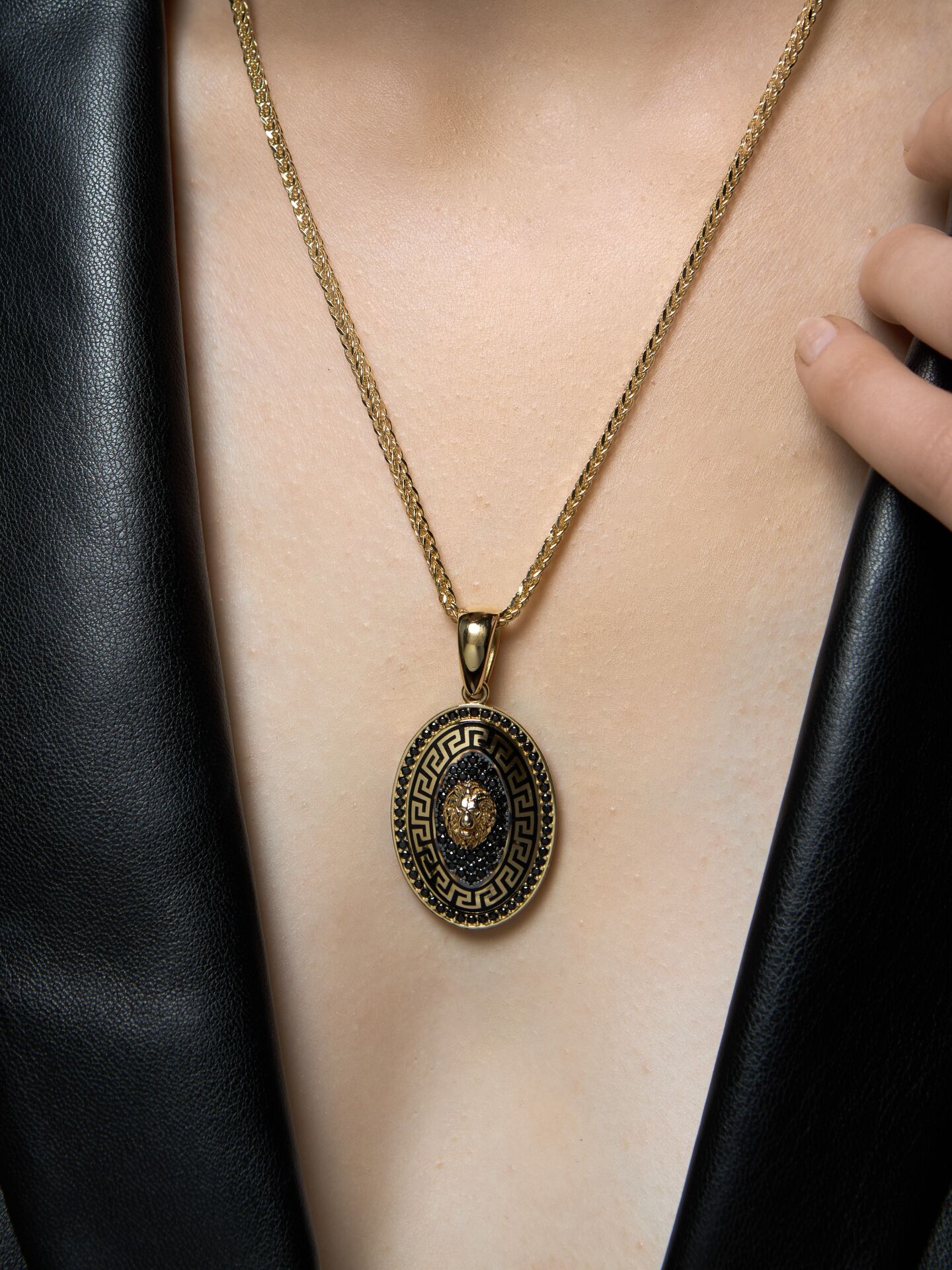 Aslan Altın Kolye – Gücün Altın Simgesi