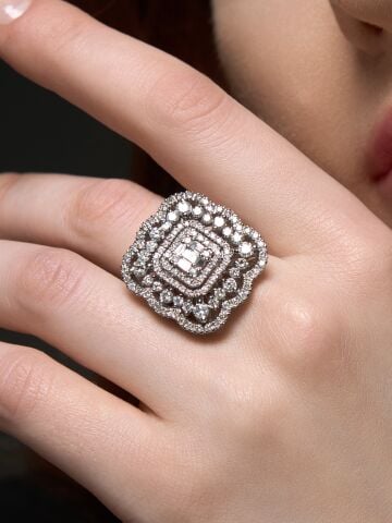 Pırlanta Taç Yüzük – Işıltının En Güçlü Hali