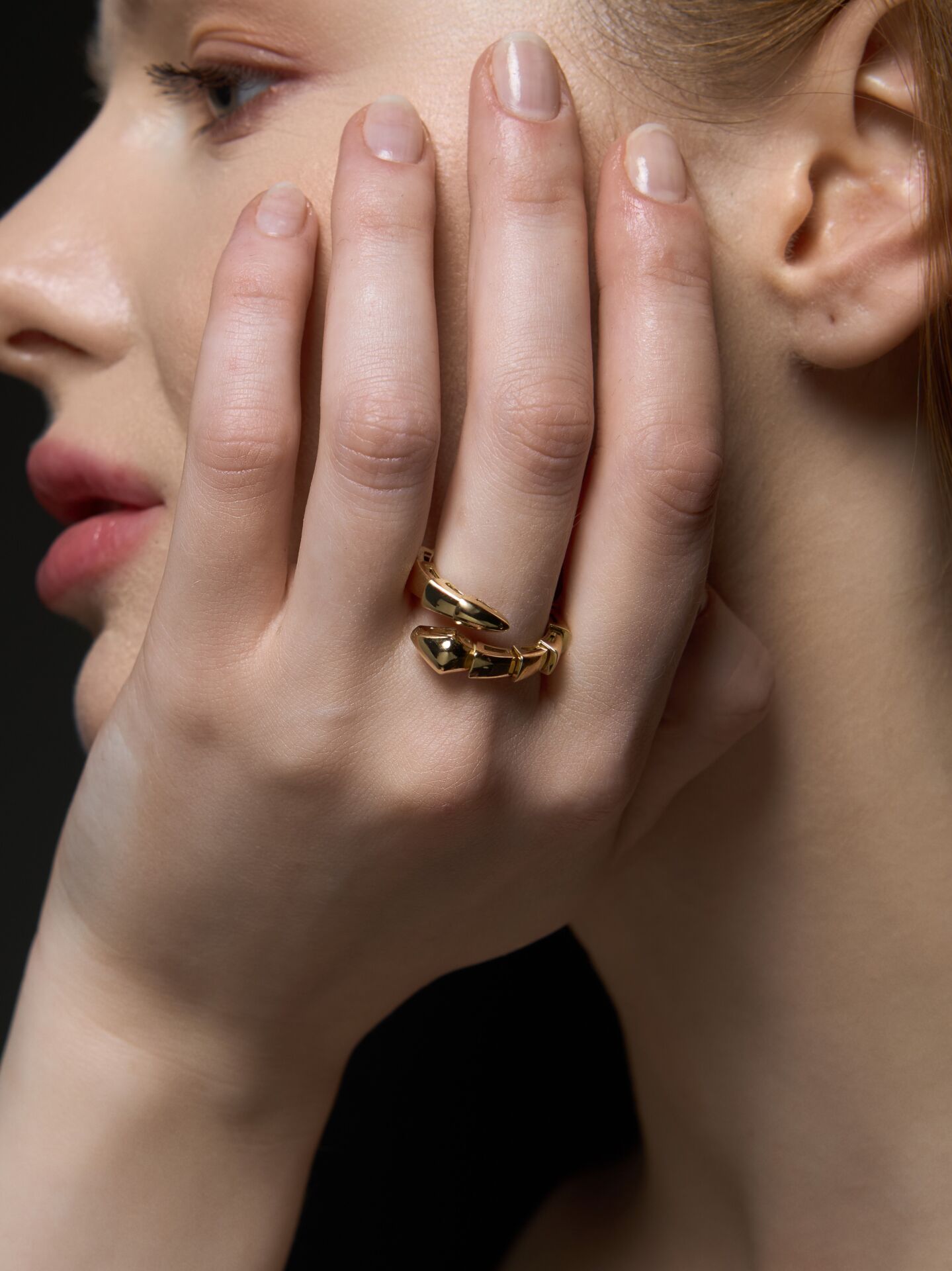 Serpent Altın Yılan Yüzük – Gücün ve Dönüşümün Simgesi