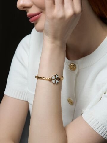 Altın “Kuzey Yonca” Bileklik