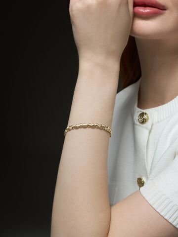 Altın “Deniz Kabuğu” Bileklik