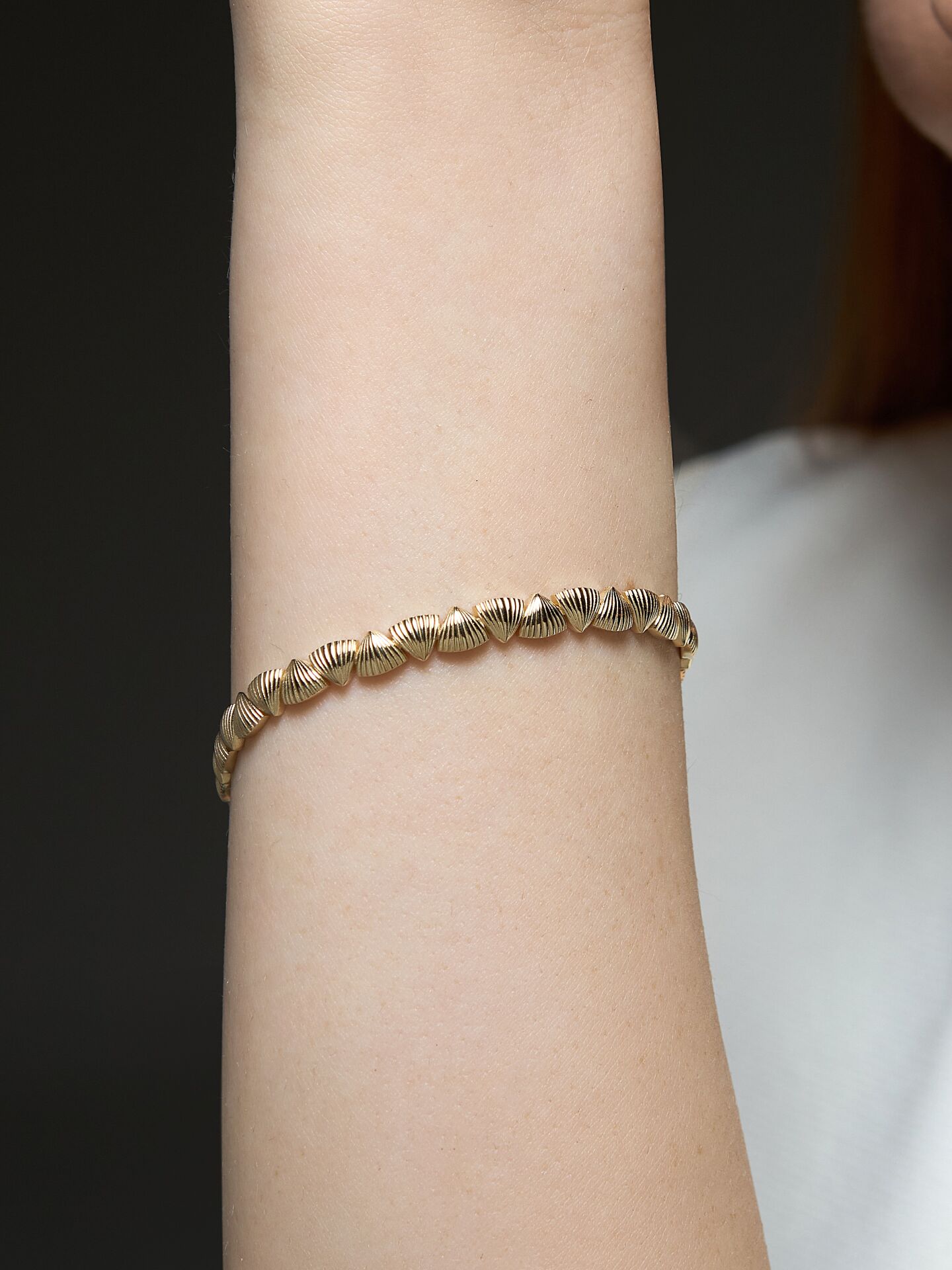 Altın “Deniz Kabuğu” Bileklik