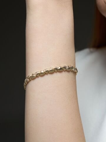 Altın “Deniz Kabuğu” Bileklik