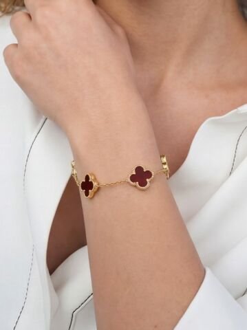 14 Ayar Bordo Büyük Yonca Altın Bileklik