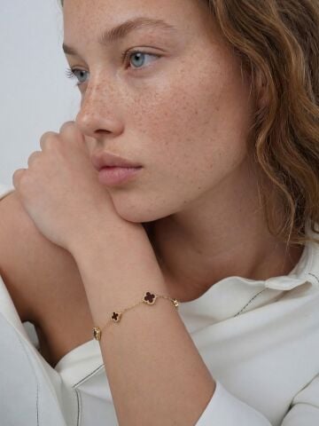 14 Ayar Altın Bordo Taşlı Küçük Yonca Bileklik